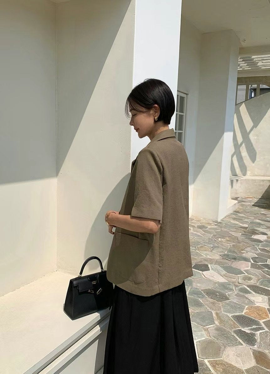 Pomiatany 質感素面後設計長版短袖西裝式夾克blz042501