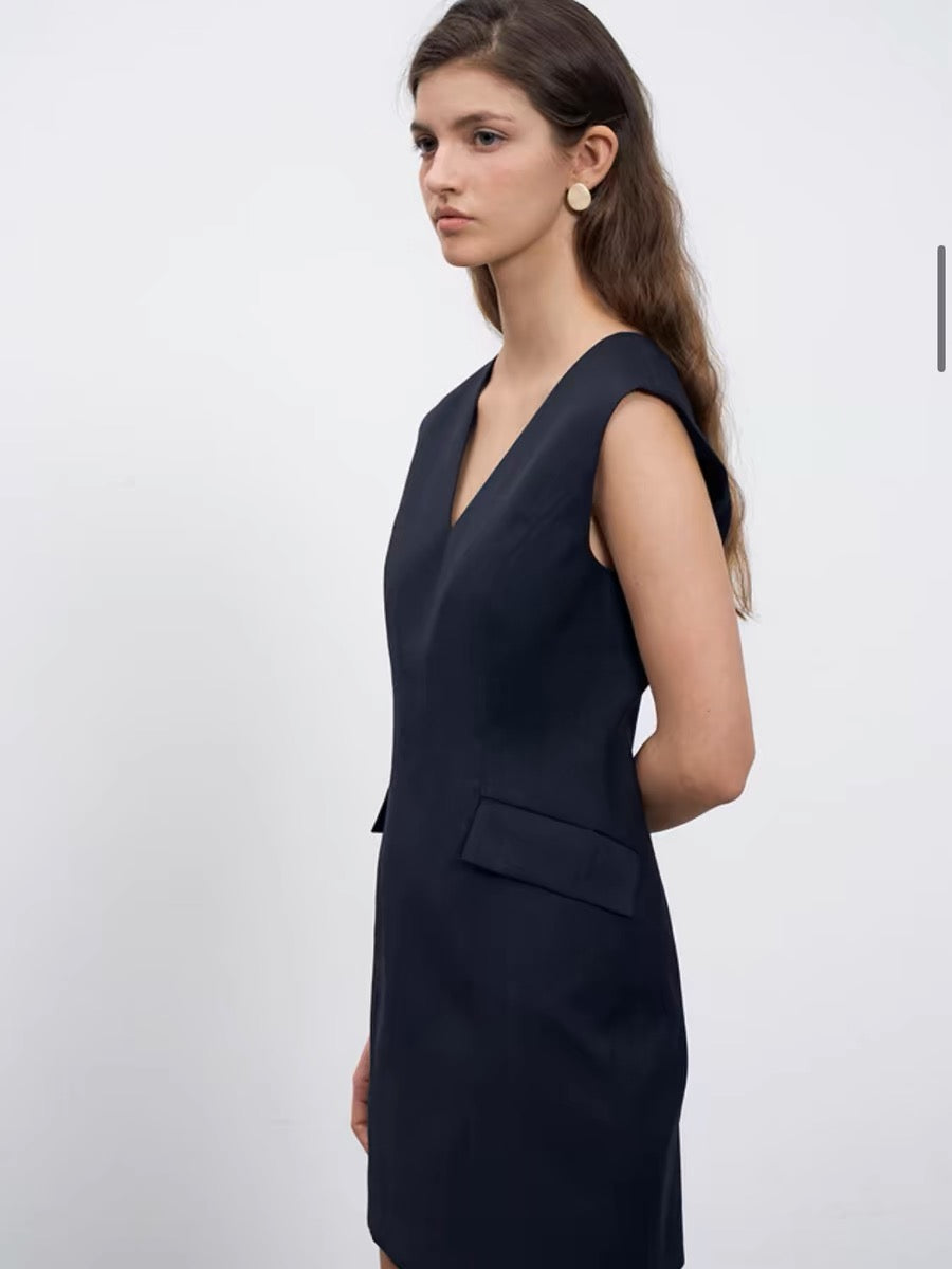 Line with you 質感v領口袋挺版短洋裝 DR040601