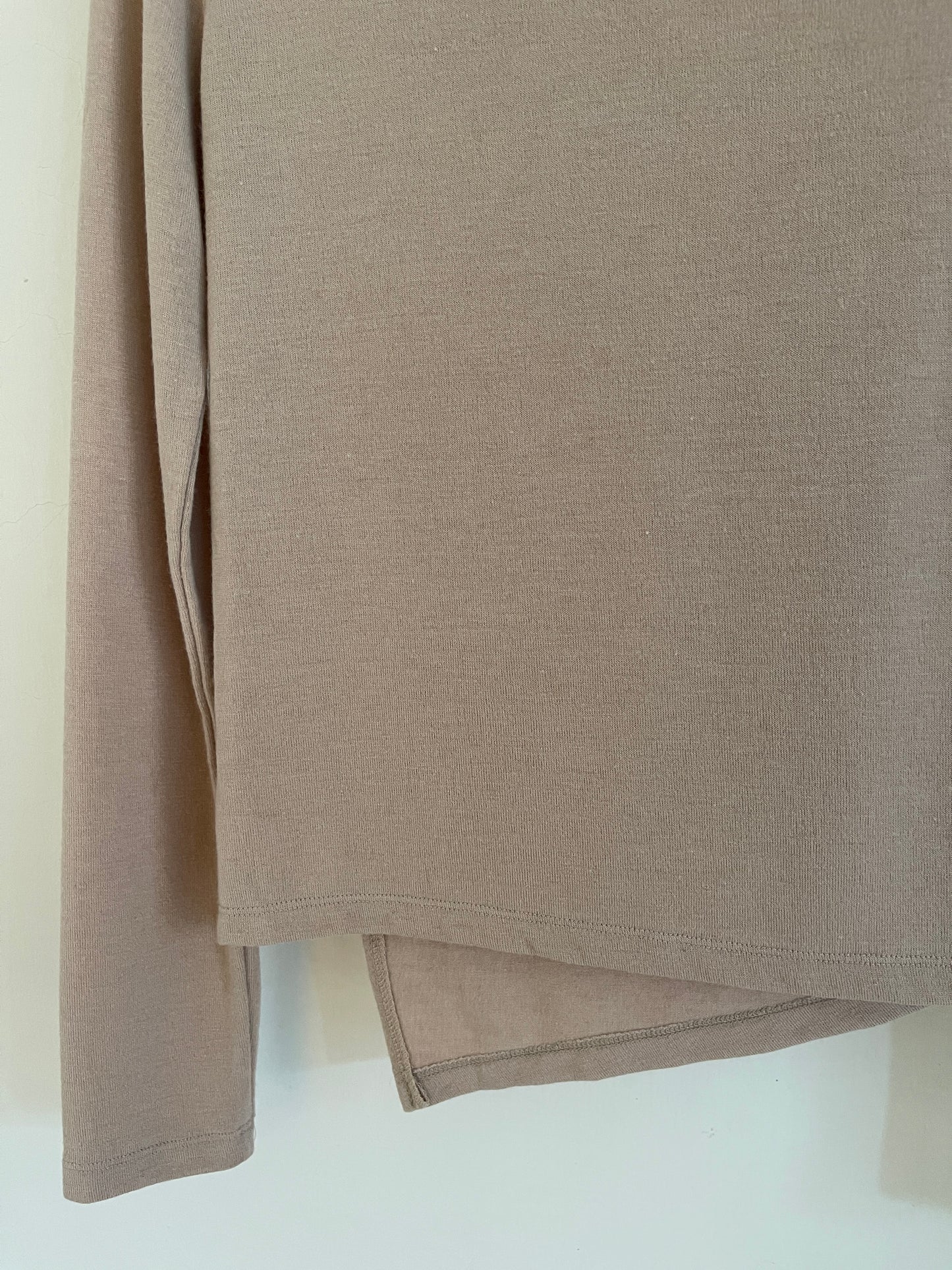 百搭船型領側開岔長袖上衣,top010606