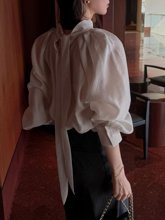 Audrey| 後領帶綁帶設計立領澎袖優雅襯衫（Tie-back / Bow-neck）