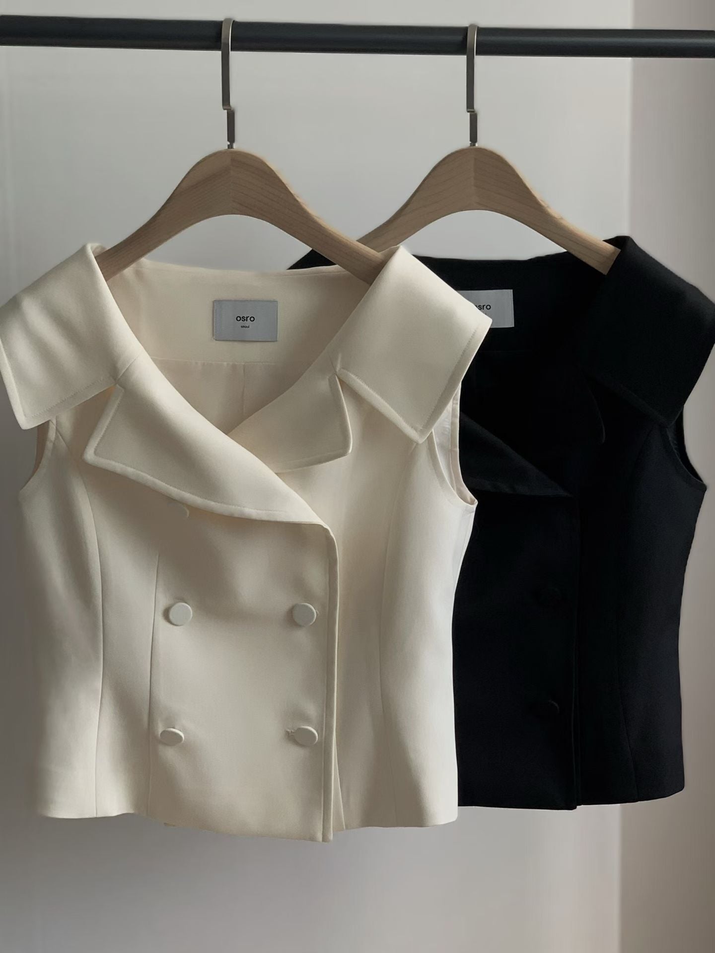 French Chic | 雙排扣翻領無袖西裝馬甲（黑/白） Double-Breasted Notch Lapel Vest (Black/White) 0720013